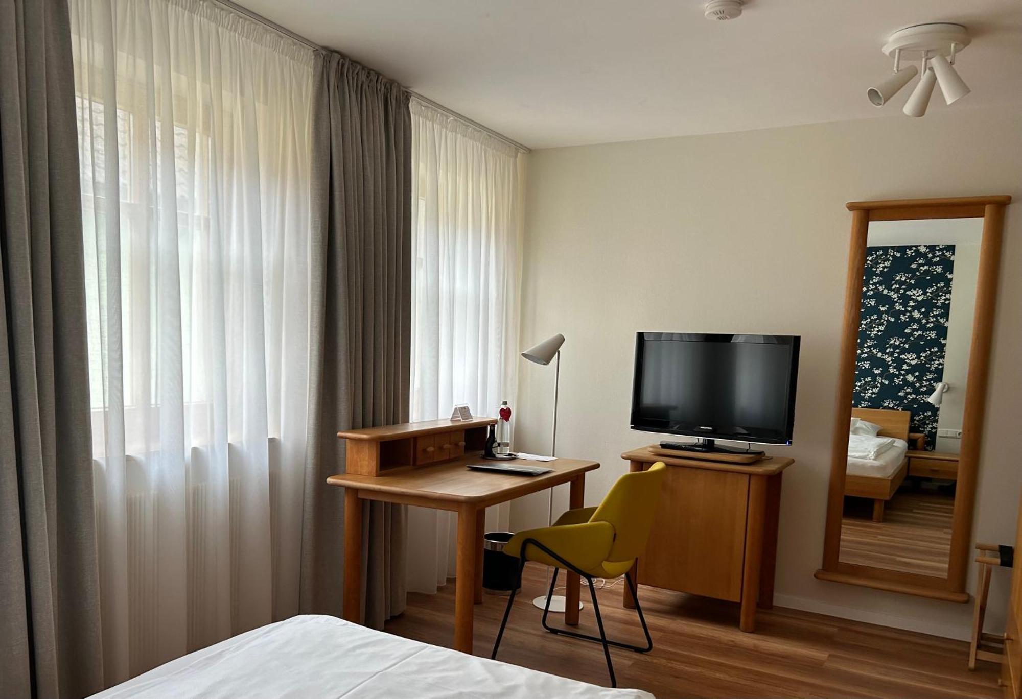 Hotel Am Torturm فولكاخ المظهر الخارجي الصورة